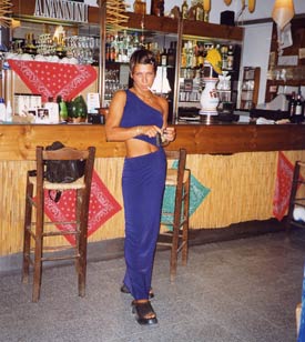 Ragazza al bar